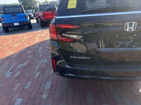 Used 2025 Honda Odyssey Touring image 8
