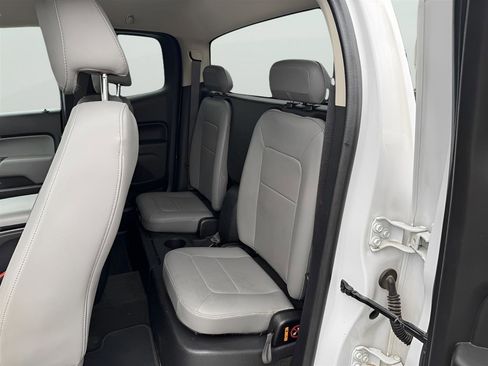 Used 2017 GMC Canyon 4x4 Extended Cab w/ Convenience Package image 16