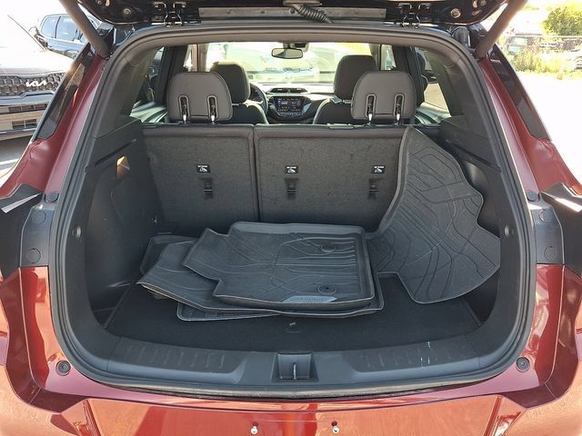 Used 2023 Chevrolet TrailBlazer RS w/ Sun and Liftgate Package FWD image 31