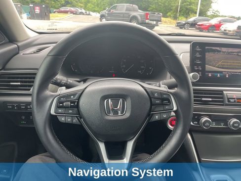 Used 2018 Honda Accord Touring image 8