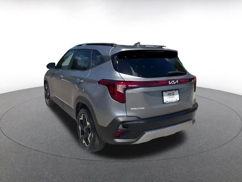 Used 2025 Kia Seltos S FWD image 11