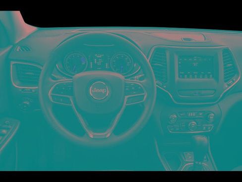 Used 2019 Jeep Cherokee Latitude Plus FWD image 15