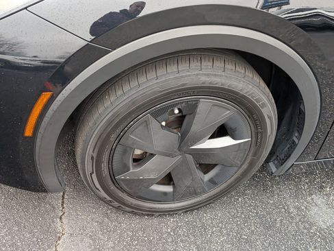 Used 2024 Toyota Prius LE image 12