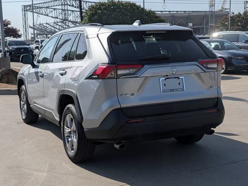 Used 2025 Toyota RAV4 XLE FWD image 8