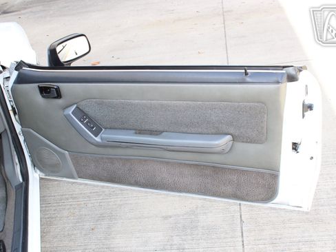 Used 1989 Ford Mustang LX RWD image 18