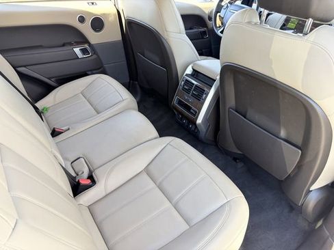 Used 2019 Land Rover Range Rover Sport SE image 23