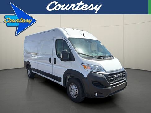 Used 2024 RAM ProMaster 2500 w/ Convenience Group FWD image 1
