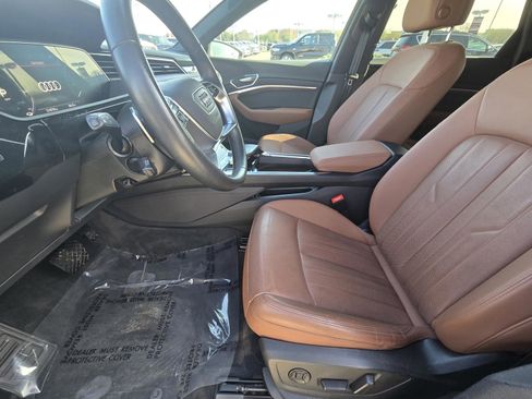 Used 2022 Audi e-tron Premium Plus w/ Premium Plus Package image 12