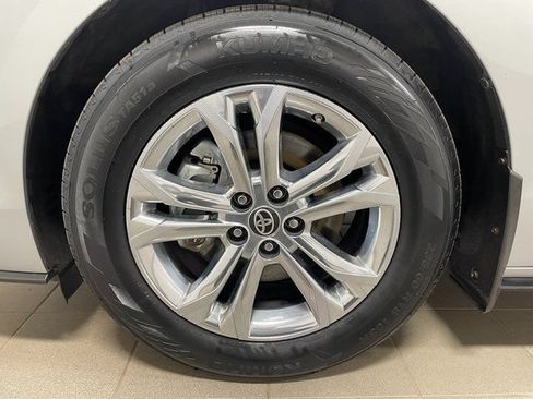 Used 2021 Toyota Sienna Platinum AWD/4WD image 7