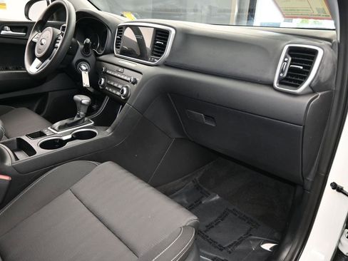 Used 2022 Kia Sportage LX image 38