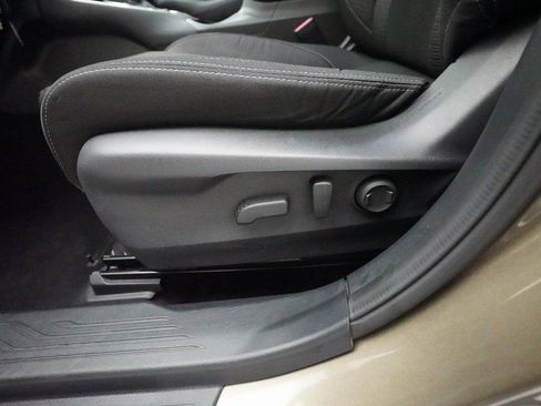 Certified 2023 Subaru Outback Premium image 28