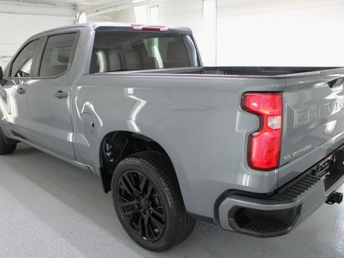 Used 2020 Chevrolet Silverado 1500 Custom w/ Custom Value Package image 6