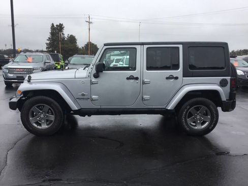 Used 2015 Jeep Wrangler Unlimited Sport image 2