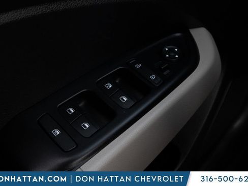 Used 2025 Hyundai Venue SEL FWD image 14