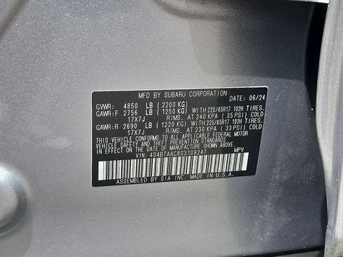 Used 2025 Subaru Outback AWD/4WD image 30