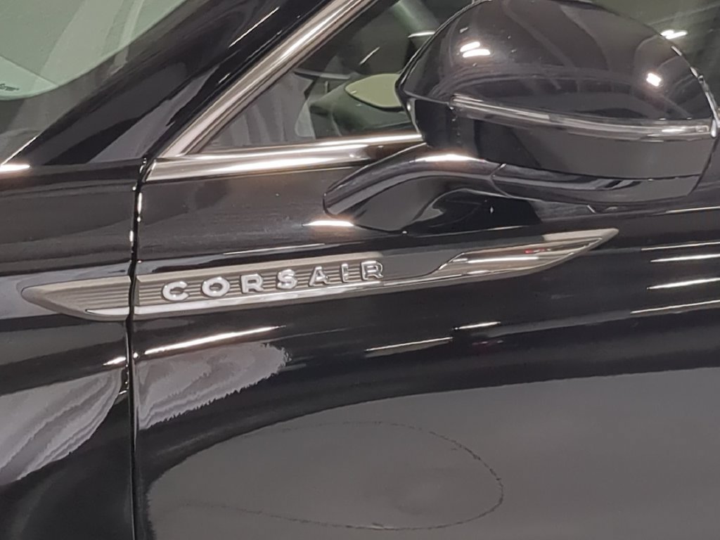 Used 2023 Lincoln Corsair AWD w/ Equipment Group 101A image 16