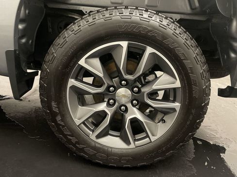 Used 2024 Chevrolet Silverado 1500 LT AWD/4WD image 25