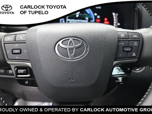 Used 2025 Toyota Camry SE w/ Convenience Package FWD image 21
