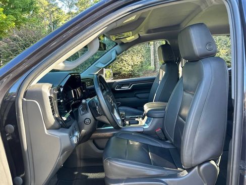 Used 2023 GMC Sierra 1500 SLT w/ SLT Premium Plus Package RWD image 30