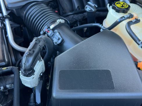 Used 2022 GMC Sierra 1500 SLT image 61