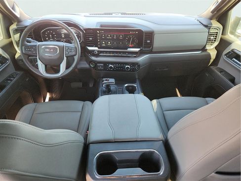 Used 2023 GMC Sierra 1500 SLT image 13