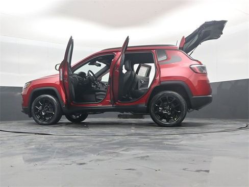 New 2026 Jeep Compass Latitude image 52