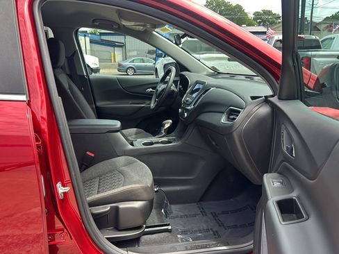 Used 2023 Chevrolet Equinox LT AWD/4WD image 14