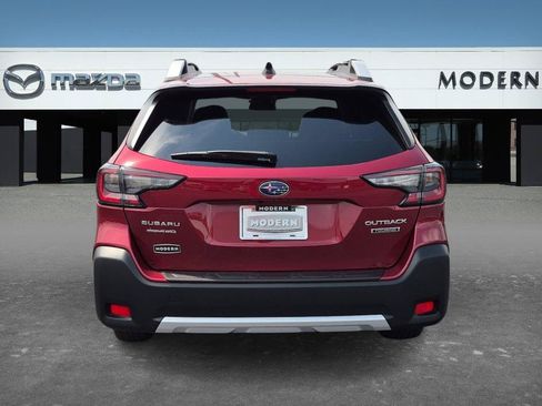 Used 2025 Subaru Outback Touring AWD/4WD image 4