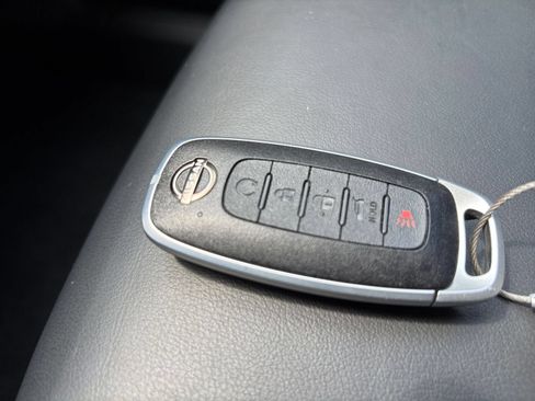 Used 2026 Nissan Rogue SL AWD/4WD image 28