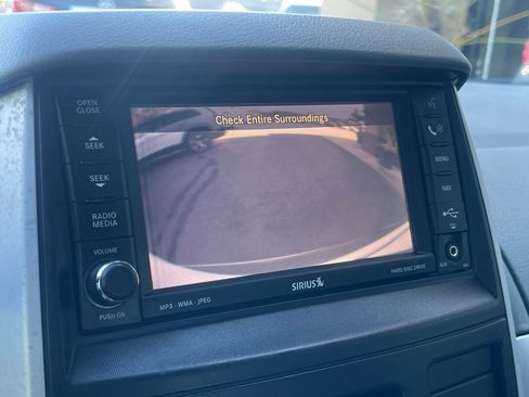 Used 2010 Dodge Grand Caravan SXT image 41