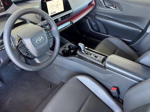 New 2026 Toyota Prius Plug-In Hybrid FWD image 12