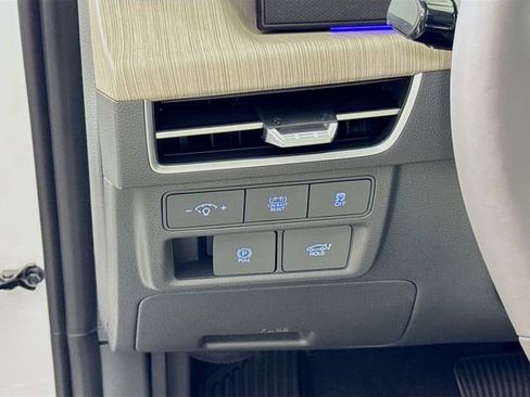 New 2025 Hyundai Sonata Limited image 15