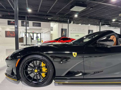 Used 2022 Ferrari 812 GTS image 48