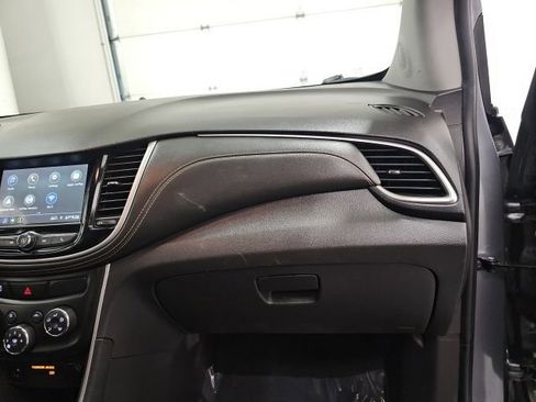 Used 2019 Chevrolet Trax LT w/ LT Convenience Package AWD/4WD image 35