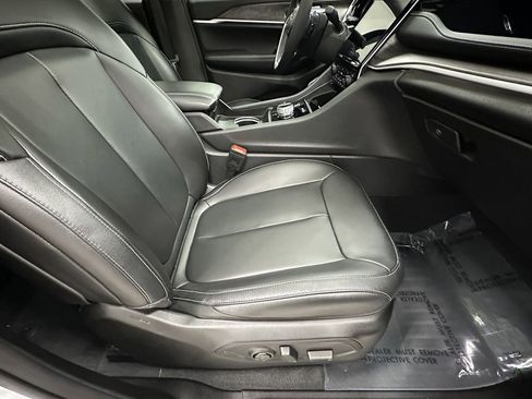 Used 2023 Jeep Grand Cherokee Limited w/ Trailer Tow Prep Group (B) image 14