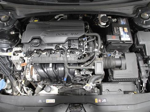 Used 2021 Hyundai Elantra SEL image 19