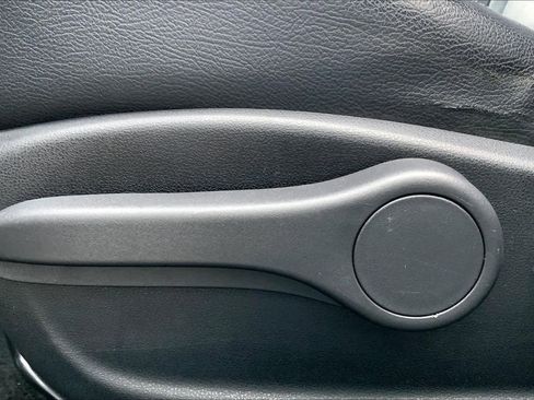 Used 2014 Nissan Juke SV w/ Premium Appearance Package image 33