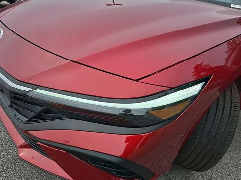 Certified 2025 Hyundai Elantra Sport FWD image 39