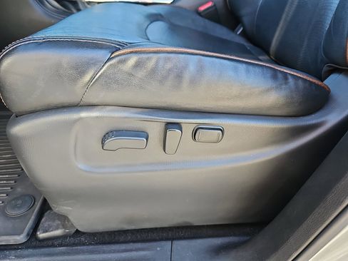 Used 2020 Nissan Armada SL w/ Premium Package image 17