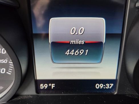 Used 2018 Mercedes-Benz C 300 4MATIC Sedan image 34