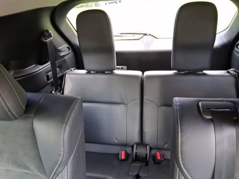 Used 2024 Mitsubishi Outlander AWD image 17