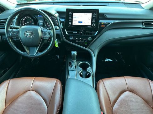 Used 2021 Toyota Camry SE image 12