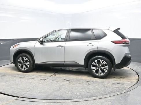 Used 2023 Nissan Rogue SV image 4