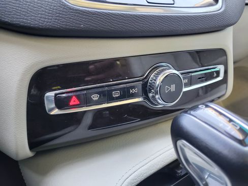 Used 2019 Volvo XC90 T5 Momentum w/ Advanced Package image 27