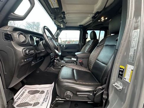 Used 2022 Jeep Wrangler Unlimited Sahara image 25