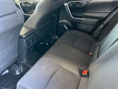 Used 2025 Toyota RAV4 LE AWD/4WD image 9