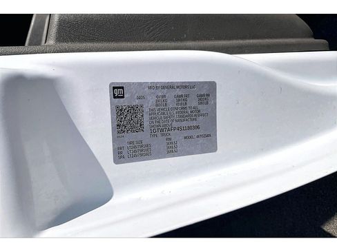 Used 2025 GMC Savana 2500 w/ Driver Convenience Package RWD image 18