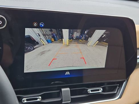 Used 2025 Chevrolet Equinox ACTIV w/ Convenience Package III image 14