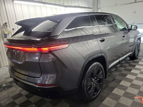 Used 2024 Jeep Wagoneer Launch Edition image 6