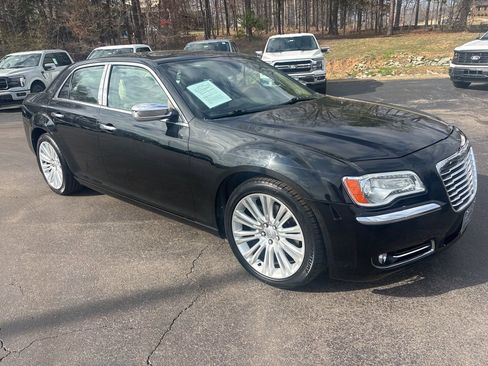 Used 2012 Chrysler 300 C image 2